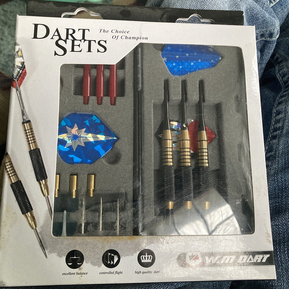Dart Sets The Choice Of Champions Flights Shaft Case Damaged Box High Quality - Picture 2 of 5